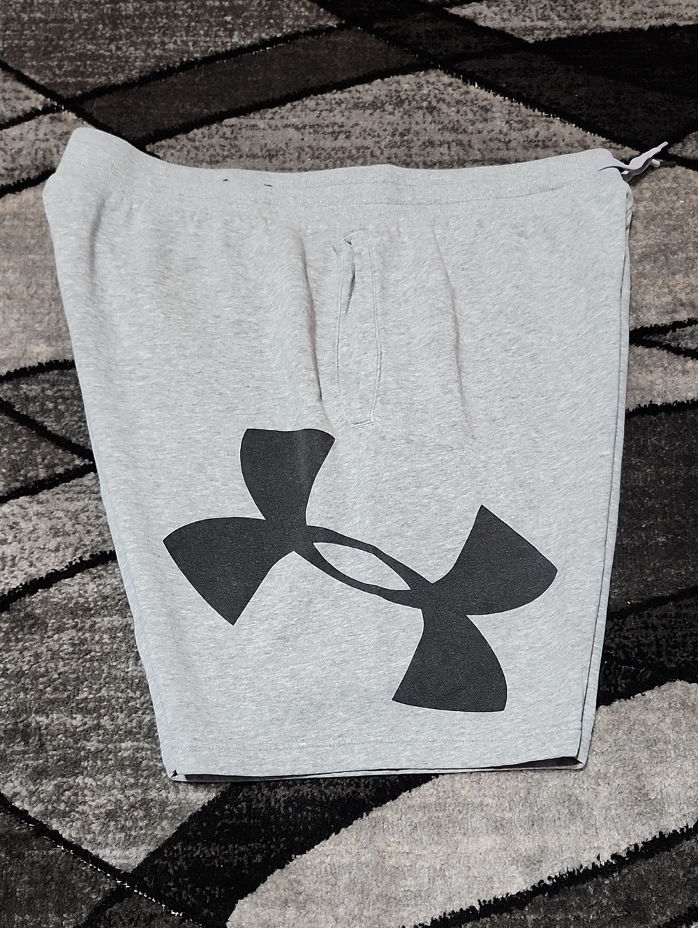 UNDER ARMOUR RIVAL GRAY FLEECE LOGO POCKETS SHORTS